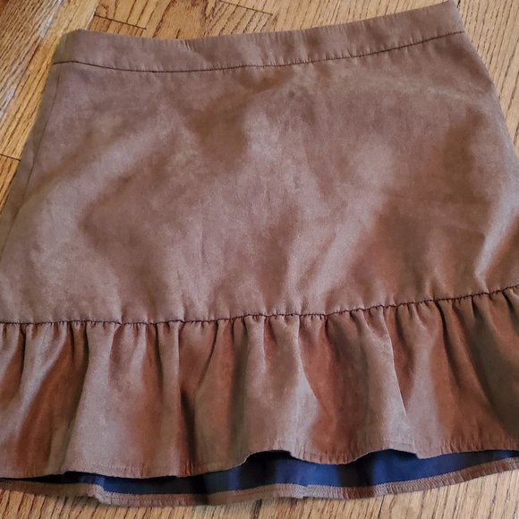 Mini Suede like brown skirt - Picture 2 of 4